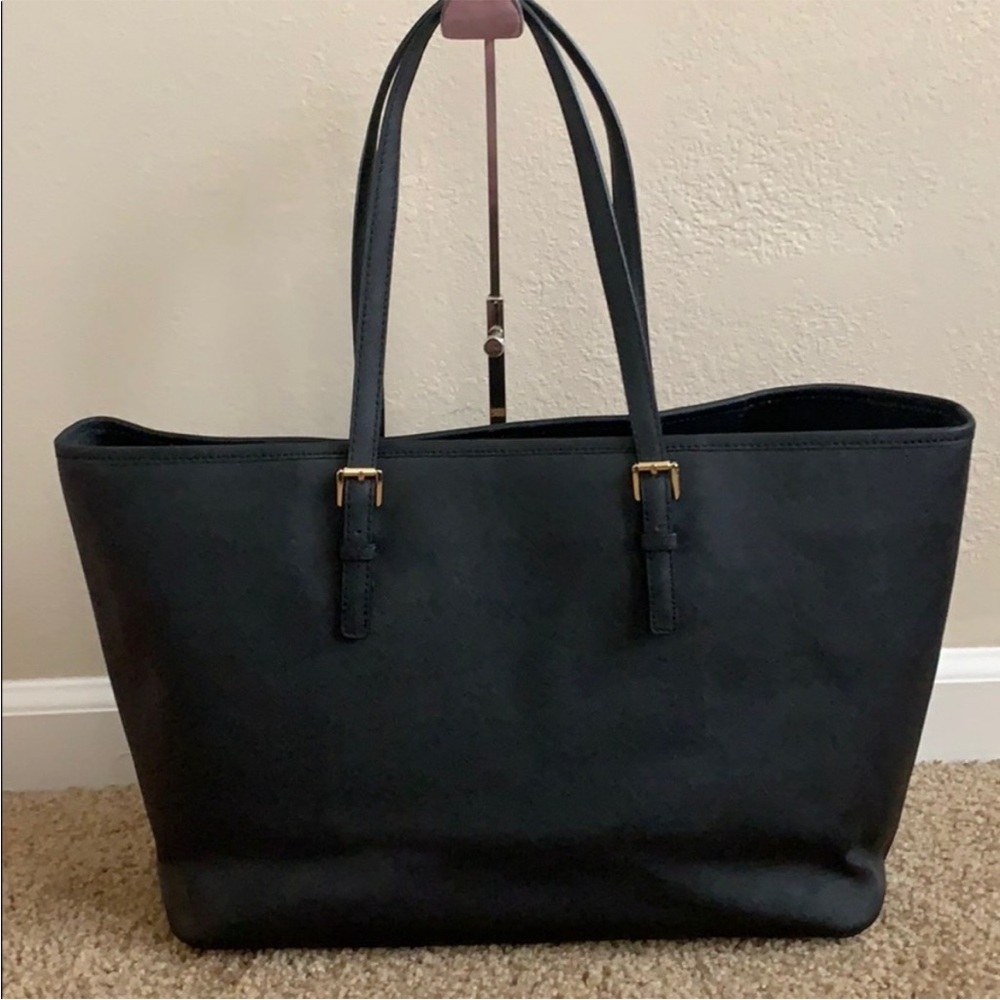 Michael Kors Elegant Black Tote - Picture 2 of 5